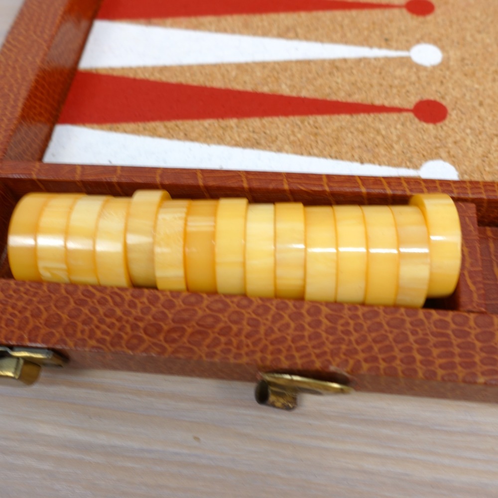Vintage Bakelite Backgammon Board Game Butterscotch Cream Marbled Checkers Set - Picture 13 of 16